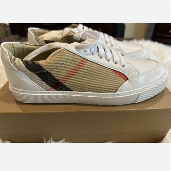 NWT Burberry Salmond Check Low Top Salmond 40.5 - Picture 1 of 1